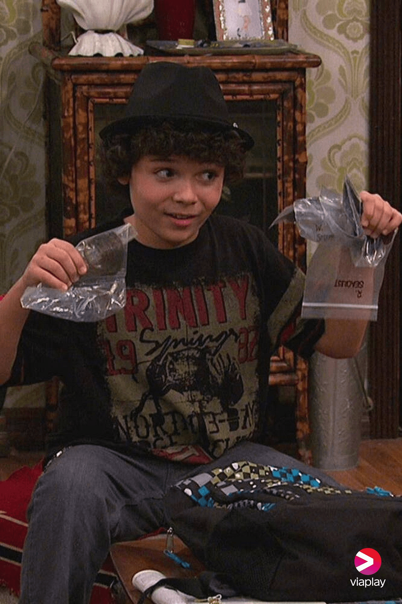 Cameron Ocasio Sam And Cat Season Episode 21 Telia Play Sam Cat Pilot