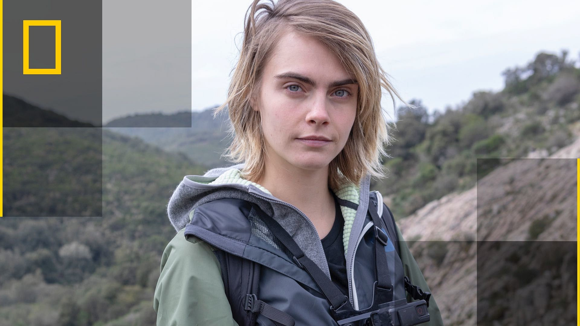 Cara Delevingne i fjellene på Sardinia