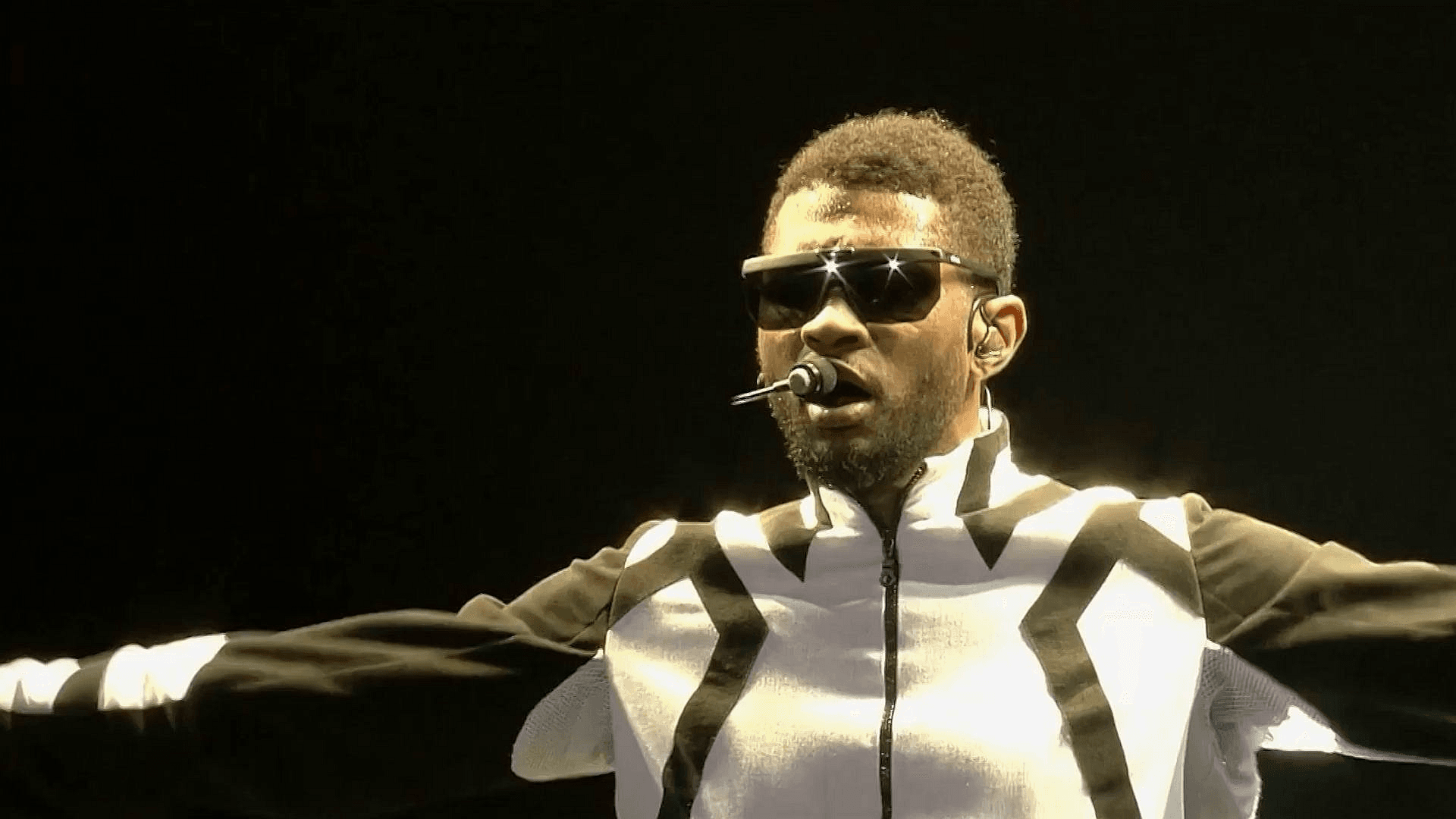 Usher - Omg Tour (Live from London)
