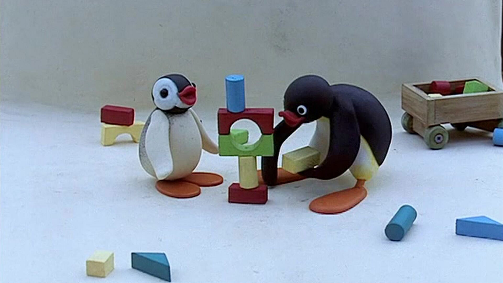 Pingu viser seg frem