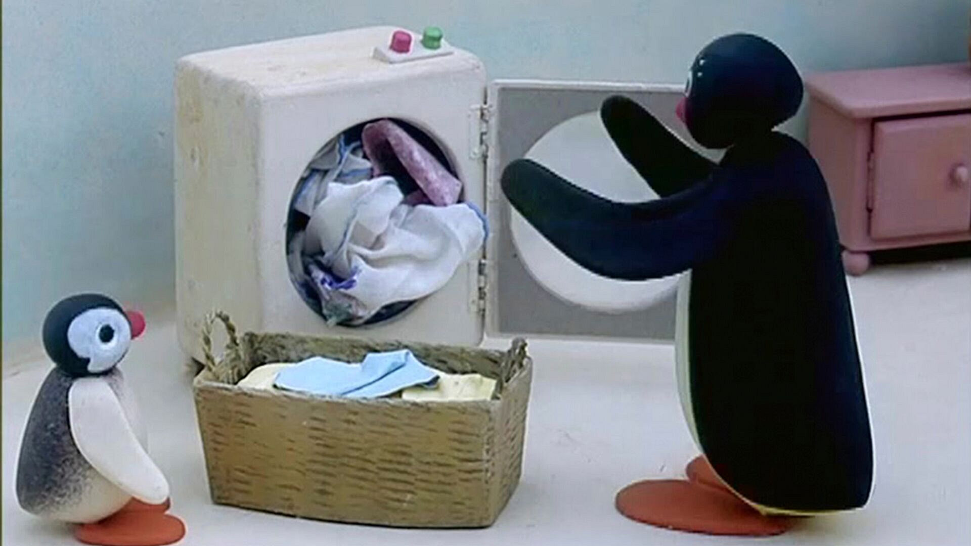Pingu nekter å hjelpe